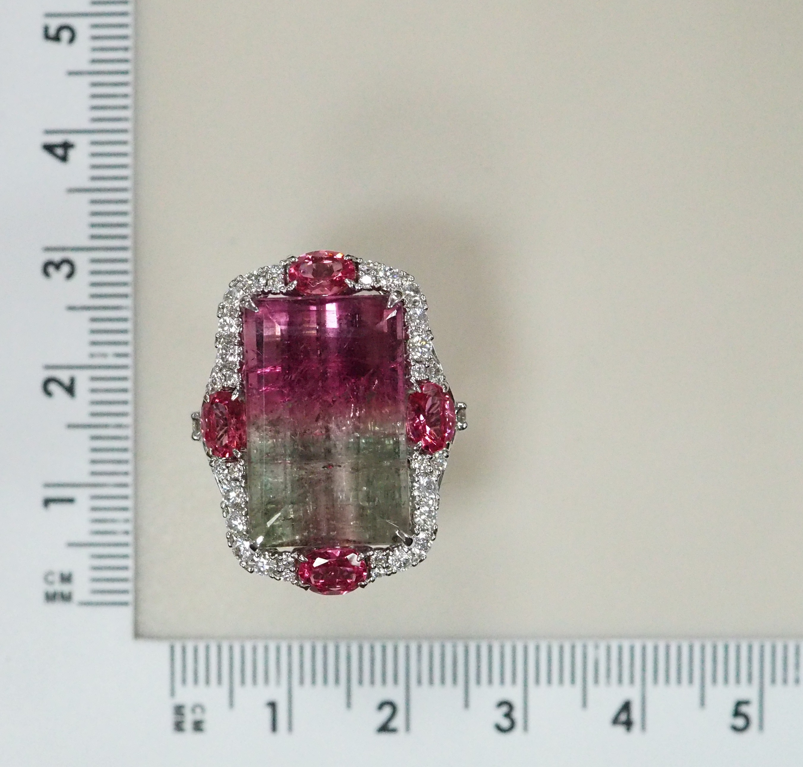 Кольцо из белого золота с турмалином